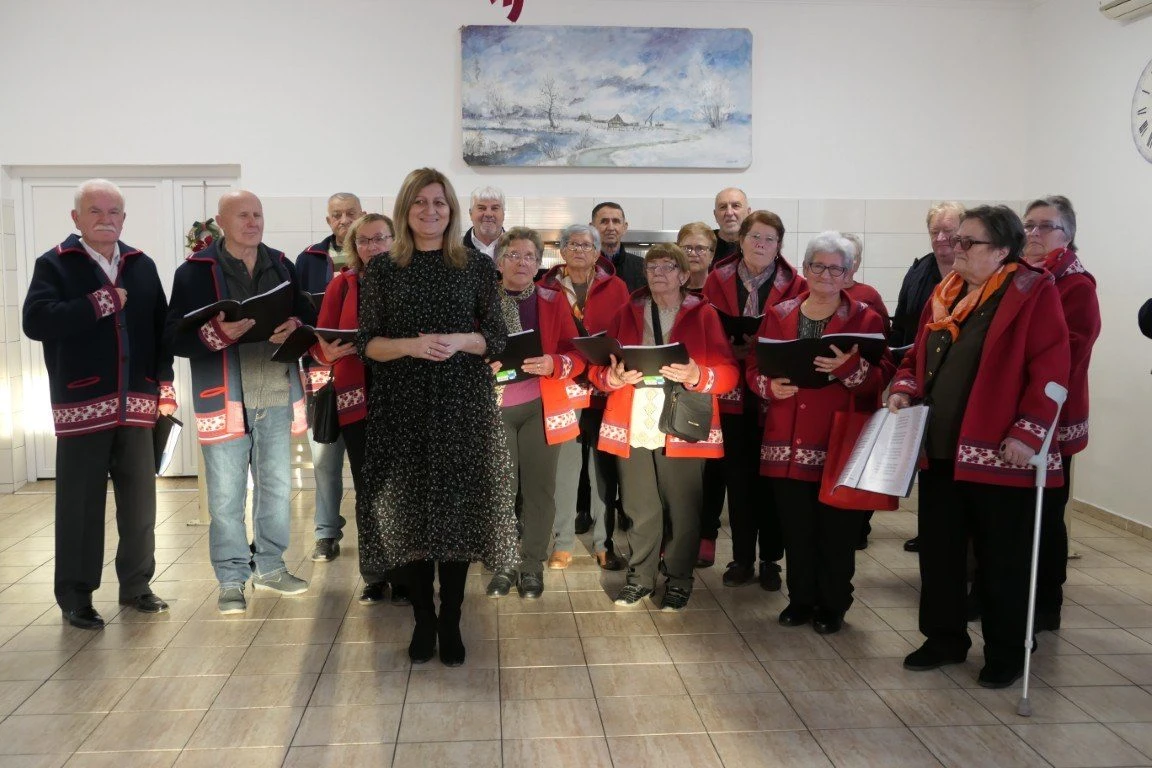 [FOTO] Blagdanska posjeta Matice umirovljenika Grada Kutjeva u Novoj Ljeskovici