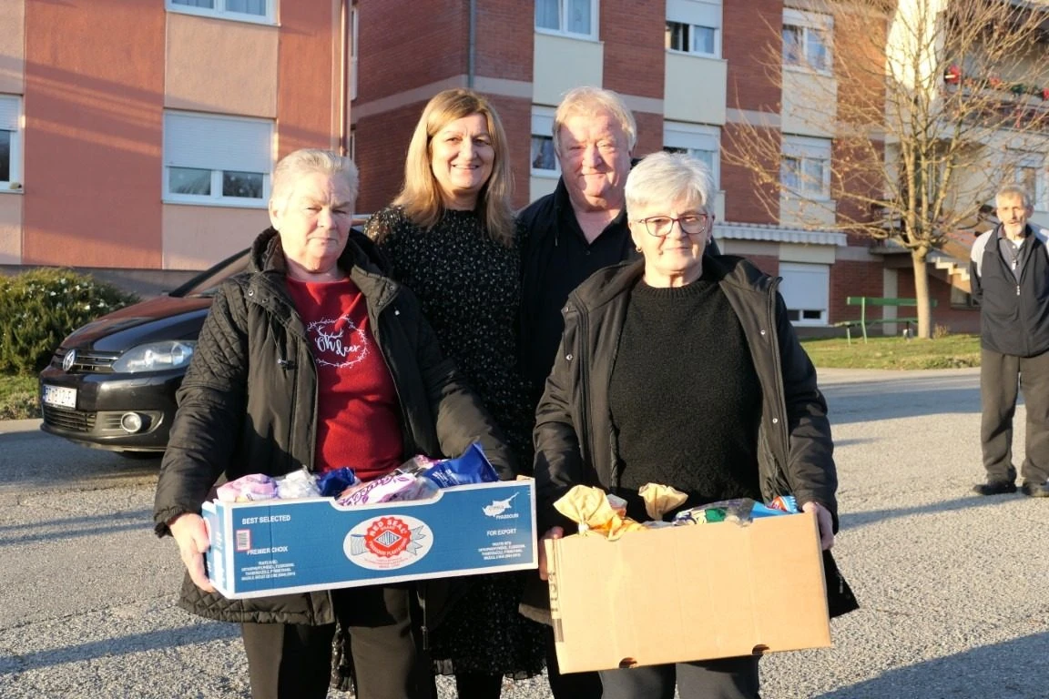 [FOTO] Blagdanska posjeta Matice umirovljenika Grada Kutjeva u Novoj Ljeskovici