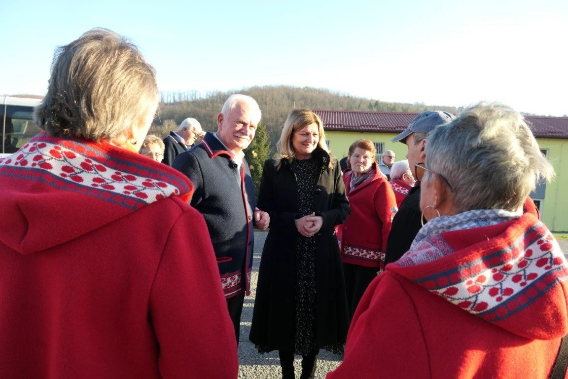 [FOTO] Blagdanska posjeta Matice umirovljenika Grada Kutjeva u Novoj Ljeskovici