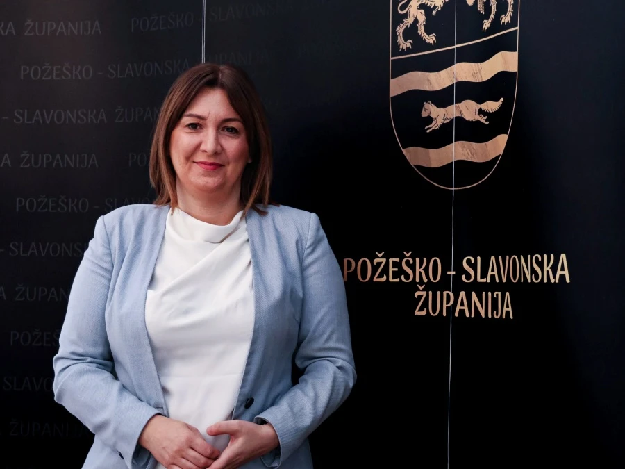 Božićna i novogodišnja čestitka županice Antonije Jozić