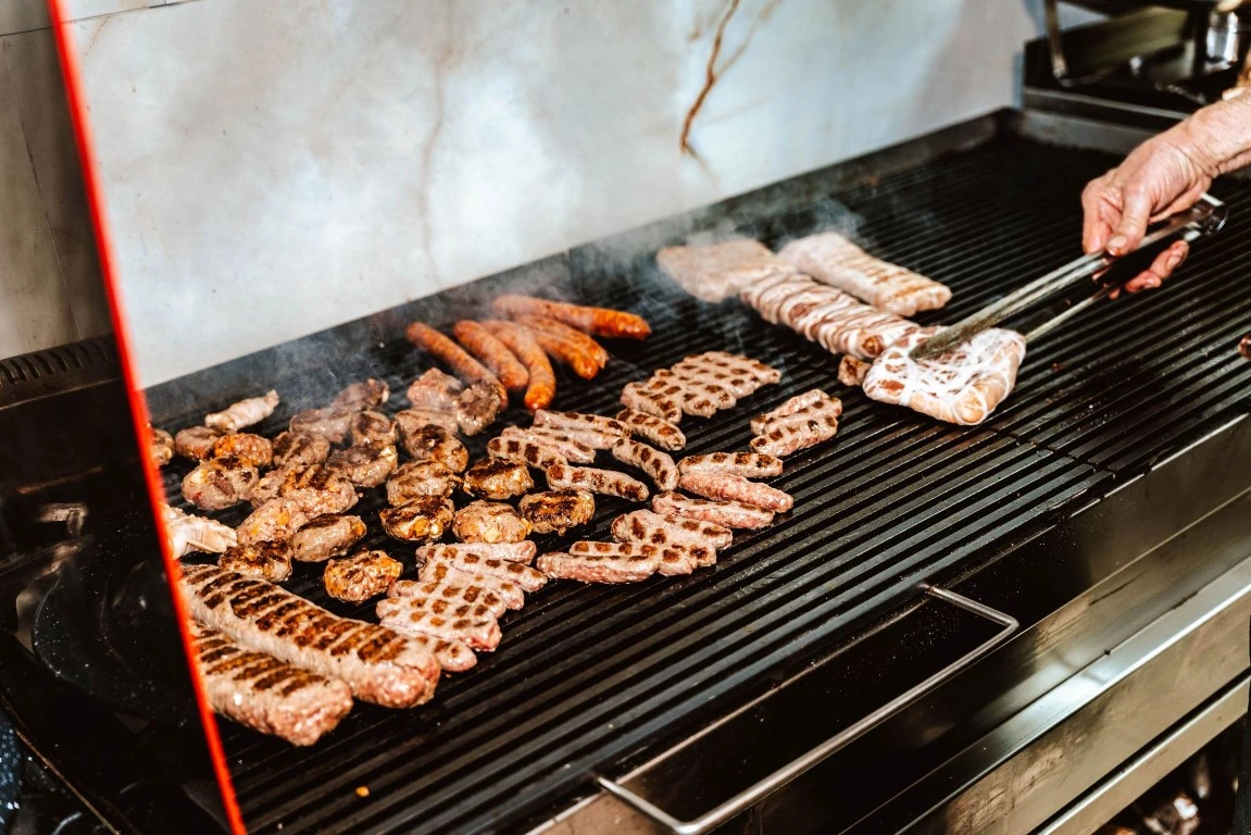 Nova gastro adresa u Požegi: Restoran Triluna osvaja mirisima i okusima roštilja