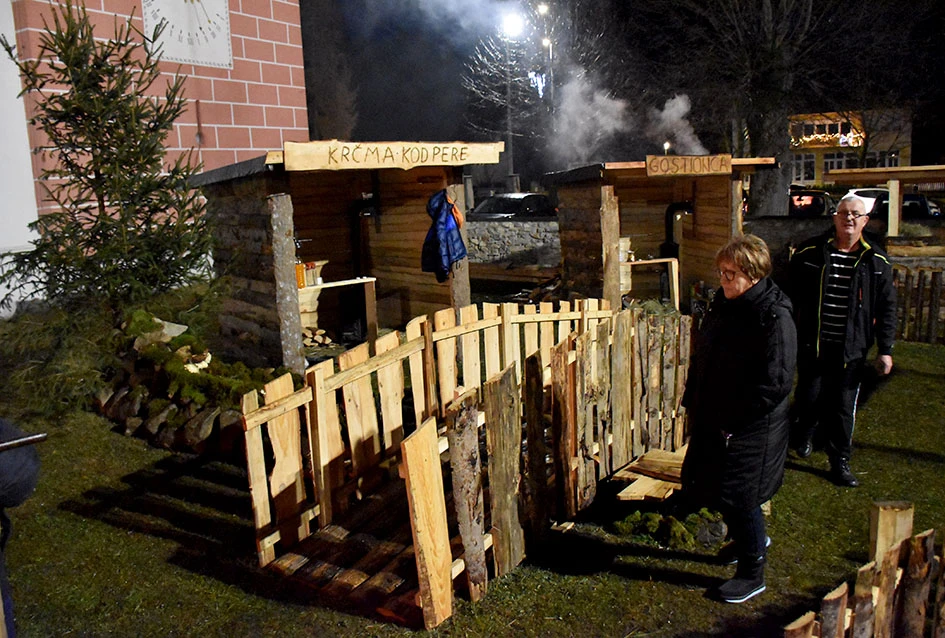 U Velikoj uprizorene žive jaslice uz snažnu humanitarnu poruku