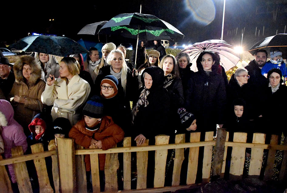 U Velikoj uprizorene žive jaslice uz snažnu humanitarnu poruku