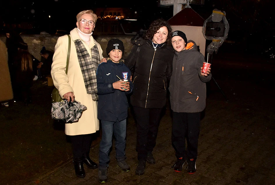 U Velikoj uprizorene žive jaslice uz snažnu humanitarnu poruku