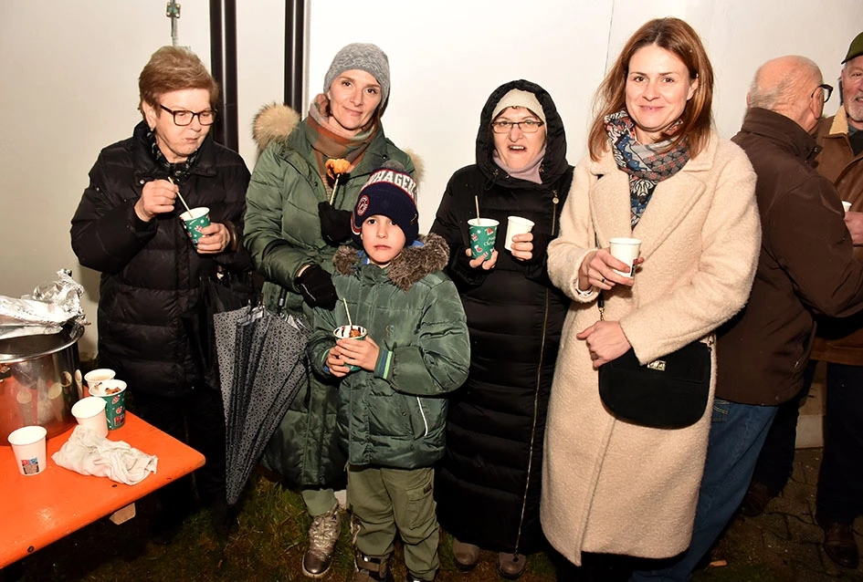 U Velikoj uprizorene žive jaslice uz snažnu humanitarnu poruku