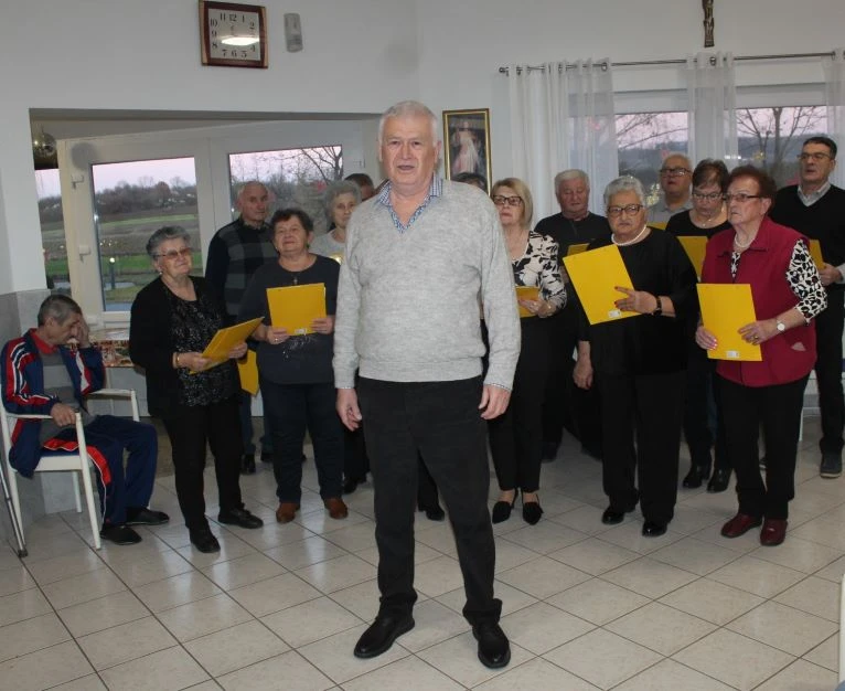 Pleternički umirovljenici posjetili Dom za starije i nemoćne „Baketarić“ u Resniku