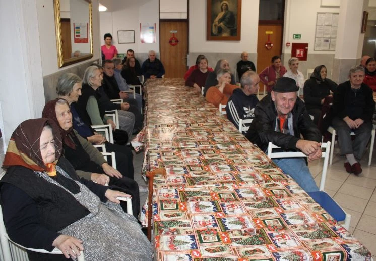 Pleternički umirovljenici posjetili Dom za starije i nemoćne „Baketarić“ u Resniku