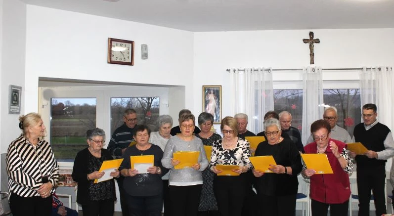 Pleternički umirovljenici posjetili Dom za starije i nemoćne „Baketarić“ u Resniku