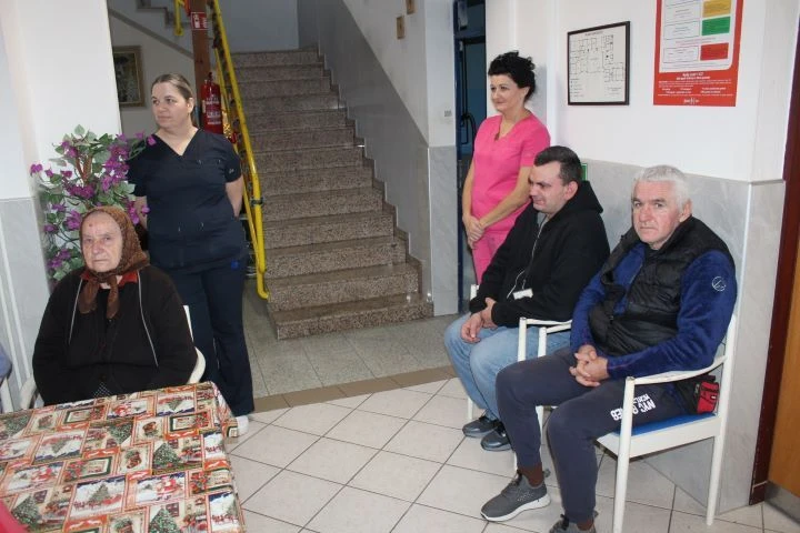 Pleternički umirovljenici posjetili Dom za starije i nemoćne „Baketarić“ u Resniku