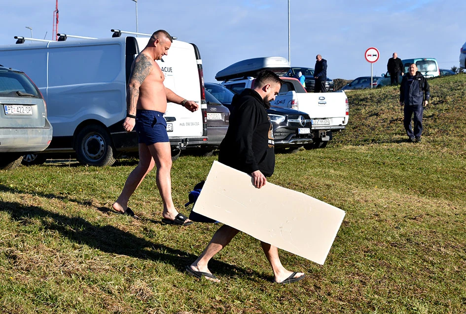 U ledenoj Orljavi za djecu: Požeška humanitarna akcija na Staru godinu