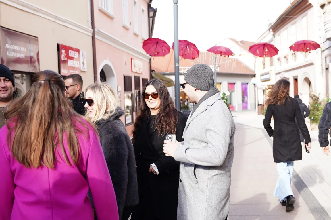 Dobra glazba uz tople napitke razveselila sugrađane na dnevnom dočeku Nove godine