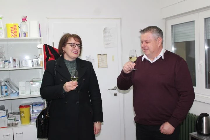 SILVESTARSKA NOĆ U PLETERNICI: Gradonačelnica Marija Šarić posjetila žurne gradske službe