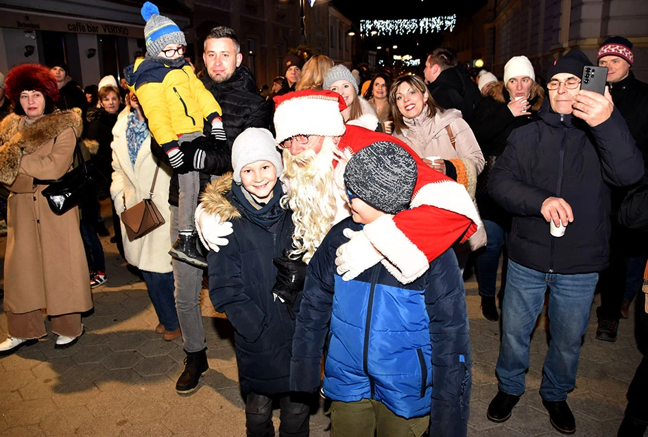 Nova 2026. dočekana u srcu Požege