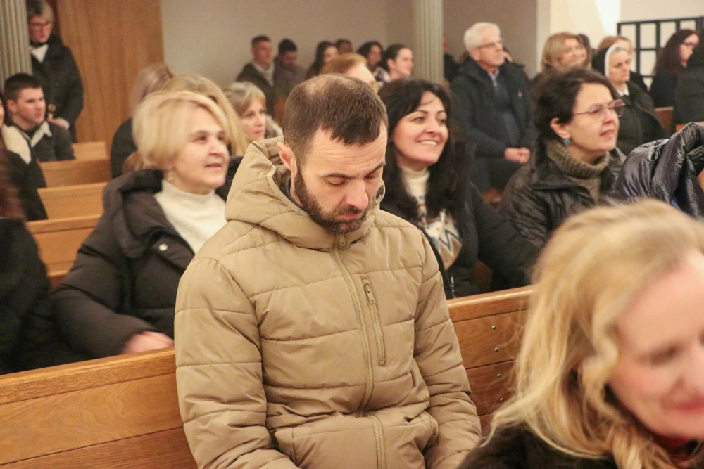 Molitveno bdijenje uoči Nove godine u požeškoj crkvi sv. Lovre