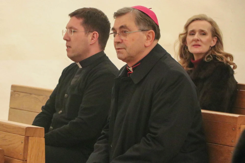 Molitveno bdijenje uoči Nove godine u požeškoj crkvi sv. Lovre