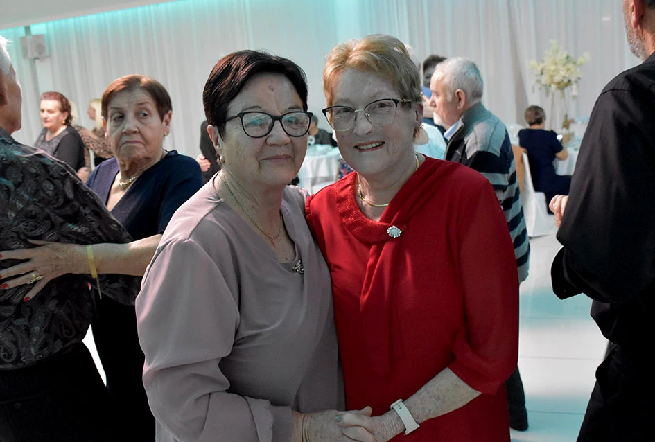 Snijeg nije zaustavio ljubitelje plesa:Stotinjak gostiju na prvoj ovogodišnjoj zabavi Marice Budimski Mace