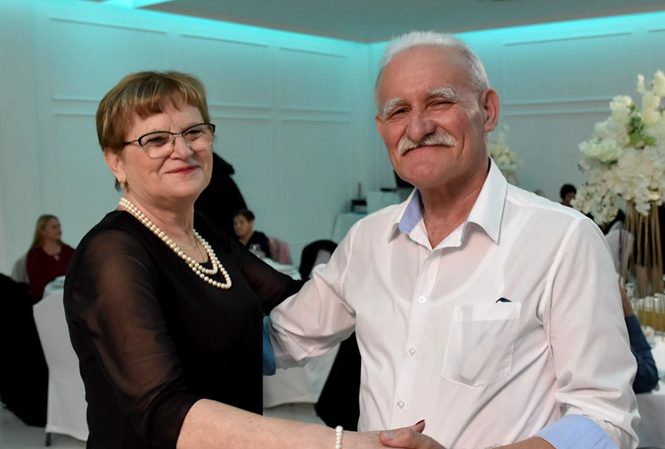 Snijeg nije zaustavio ljubitelje plesa:Stotinjak gostiju na prvoj ovogodišnjoj zabavi Marice Budimski Mace