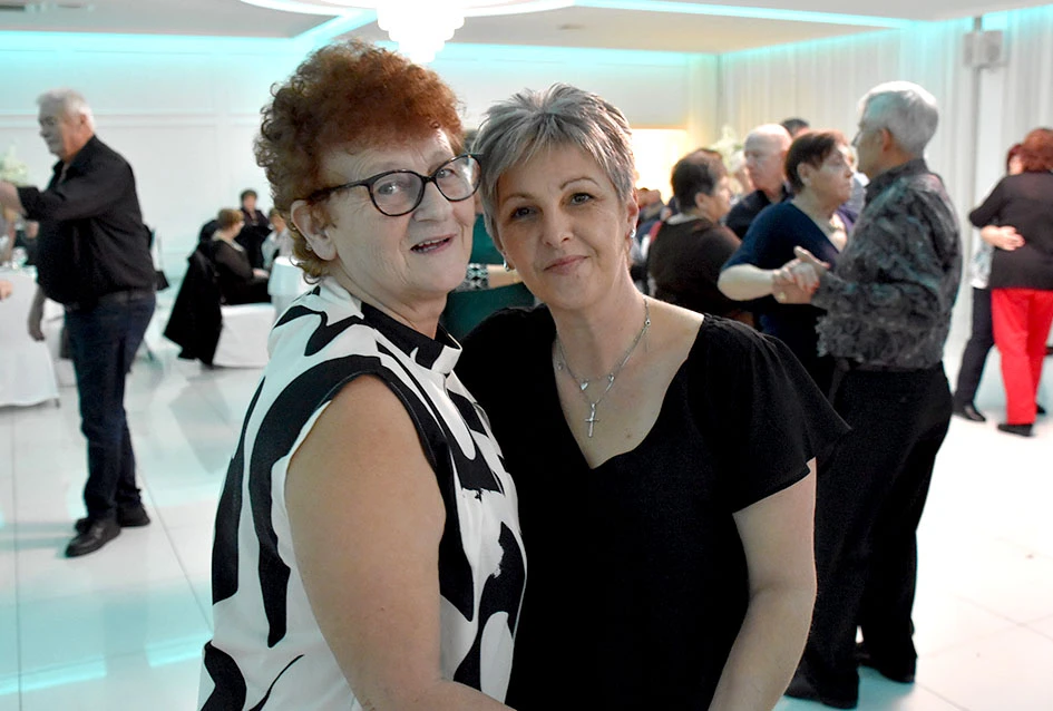 Snijeg nije zaustavio ljubitelje plesa:Stotinjak gostiju na prvoj ovogodišnjoj zabavi Marice Budimski Mace