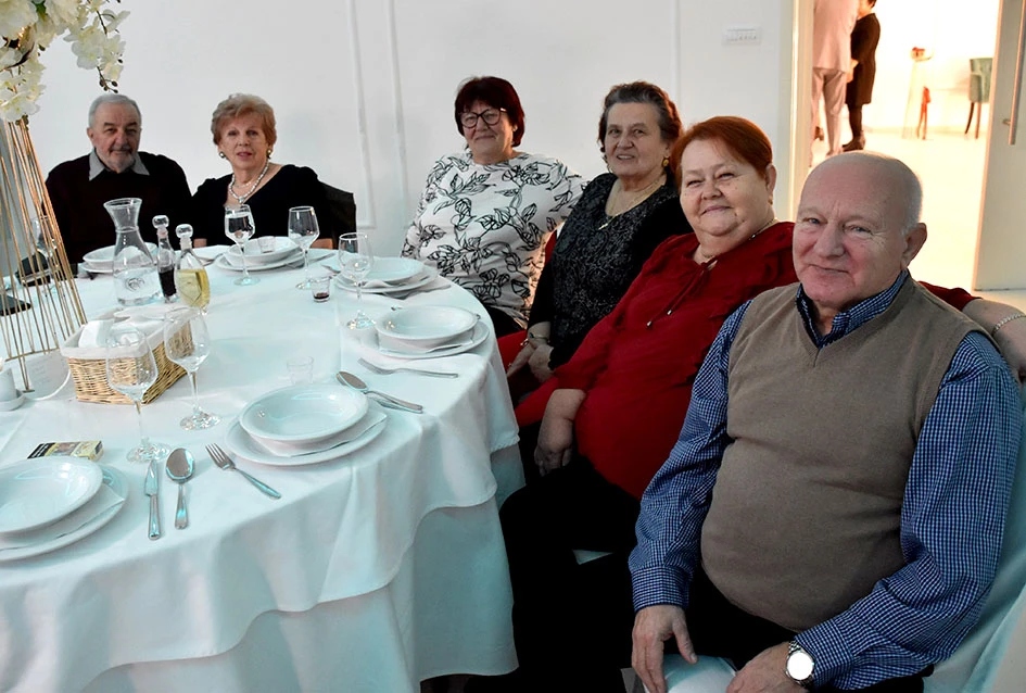Snijeg nije zaustavio ljubitelje plesa:Stotinjak gostiju na prvoj ovogodišnjoj zabavi Marice Budimski Mace