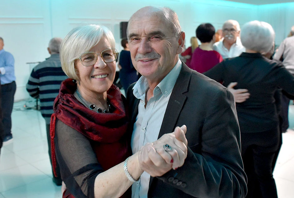 Snijeg nije zaustavio ljubitelje plesa:Stotinjak gostiju na prvoj ovogodišnjoj zabavi Marice Budimski Mace