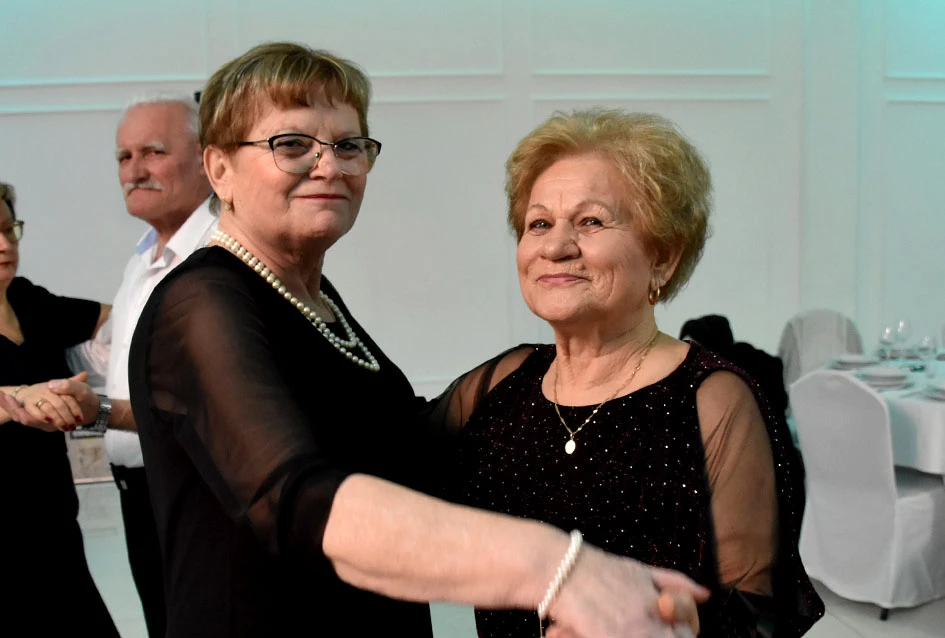 Snijeg nije zaustavio ljubitelje plesa:Stotinjak gostiju na prvoj ovogodišnjoj zabavi Marice Budimski Mace
