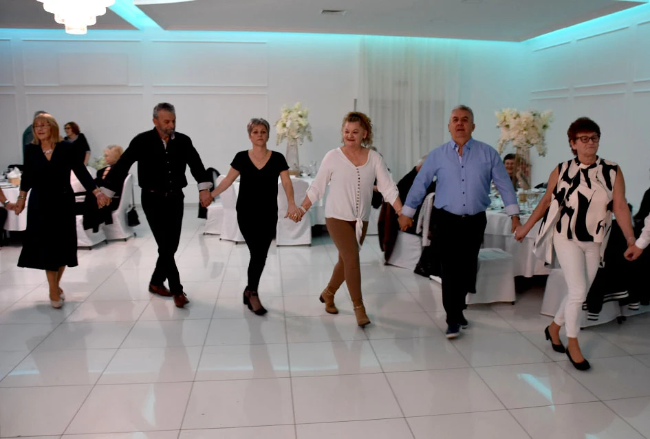 Snijeg nije zaustavio ljubitelje plesa:Stotinjak gostiju na prvoj ovogodišnjoj zabavi Marice Budimski Mace