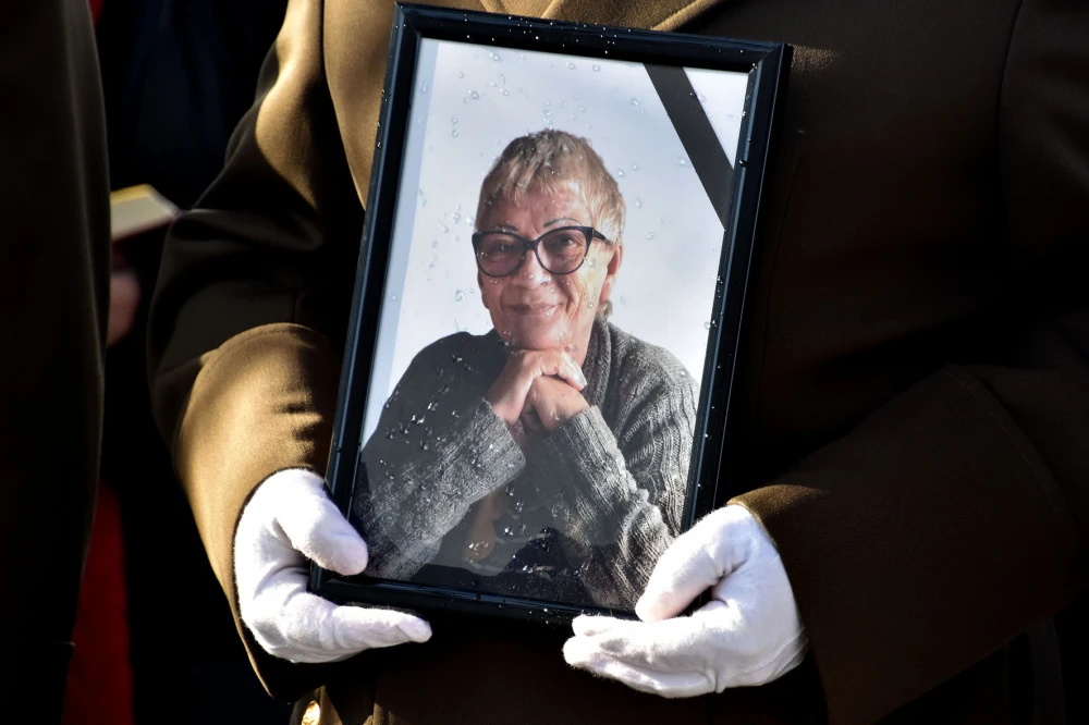 POSLJEDNJI ISPRAĆAJ: Uz vojne počasti sahranjena Mandica Rakić – Ranka