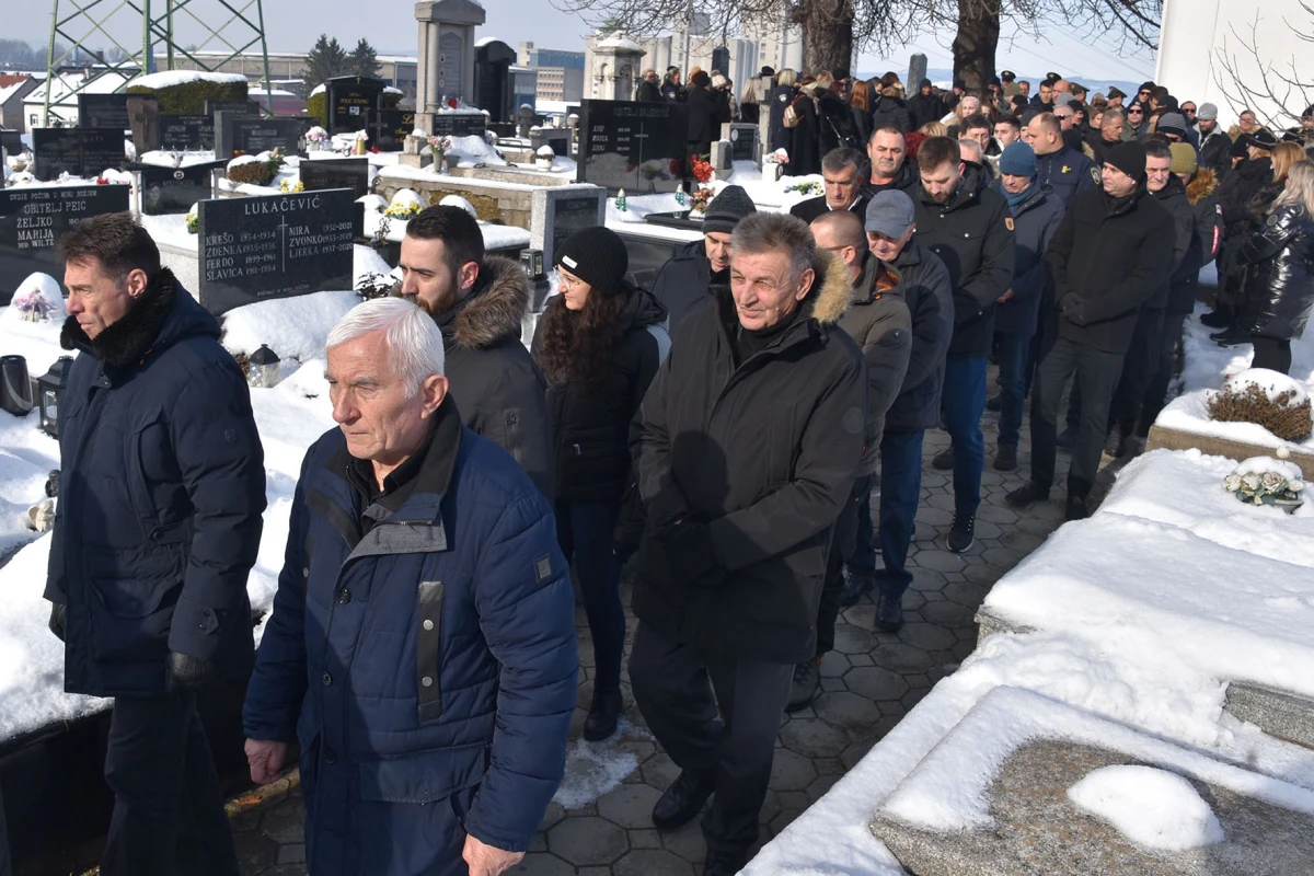 POSLJEDNJI ISPRAĆAJ: Uz vojne počasti sahranjena Mandica Rakić – Ranka