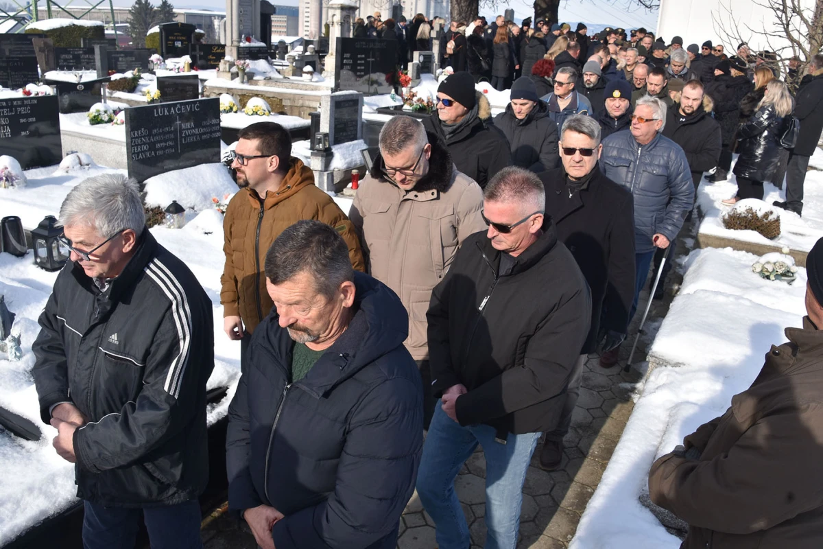 POSLJEDNJI ISPRAĆAJ: Uz vojne počasti sahranjena Mandica Rakić – Ranka