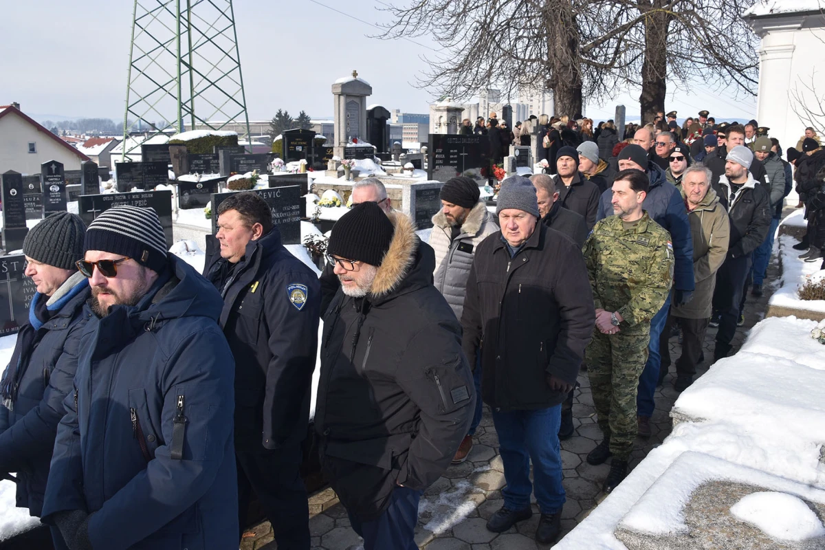 POSLJEDNJI ISPRAĆAJ: Uz vojne počasti sahranjena Mandica Rakić – Ranka