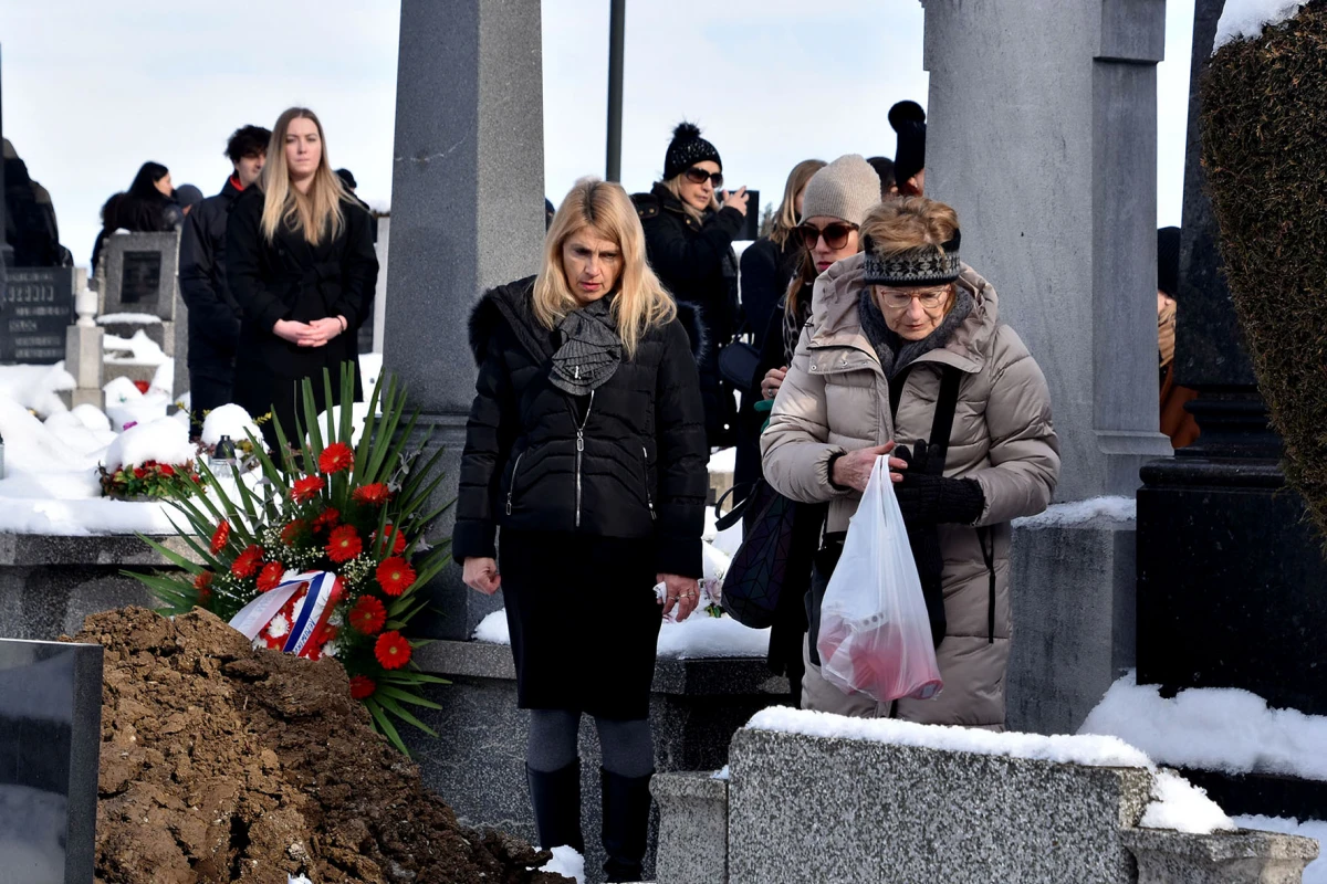 POSLJEDNJI ISPRAĆAJ: Uz vojne počasti sahranjena Mandica Rakić – Ranka