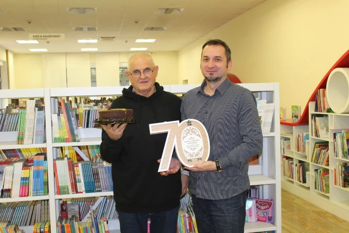 FOTOZABILJEŠKA: Rođendanska torta za bivšeg ravnatelja pleterničke Knjižnice 