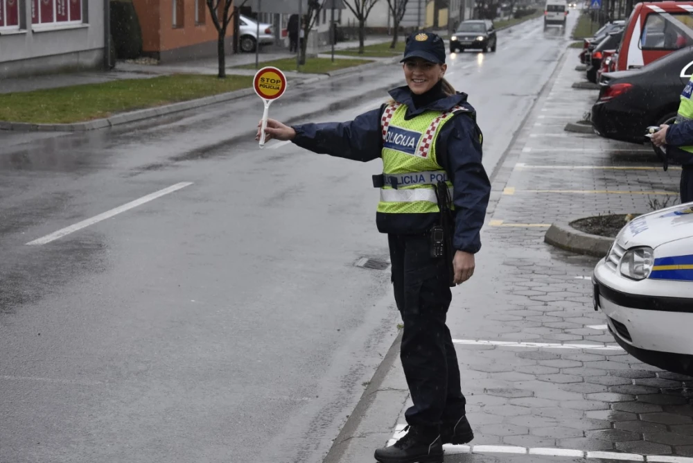 Teško alkoholiziran vozač teretnog vozila zaustavljen u Pakracu – 2,18 promila ozbiljna prijetnja sigurnosti