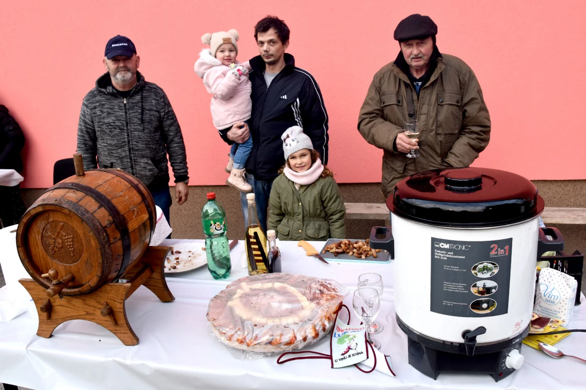 VINCEKOVO U LUKAČU: Od blagoslova na Jelkovcu do druženja kod vatrogasnog doma