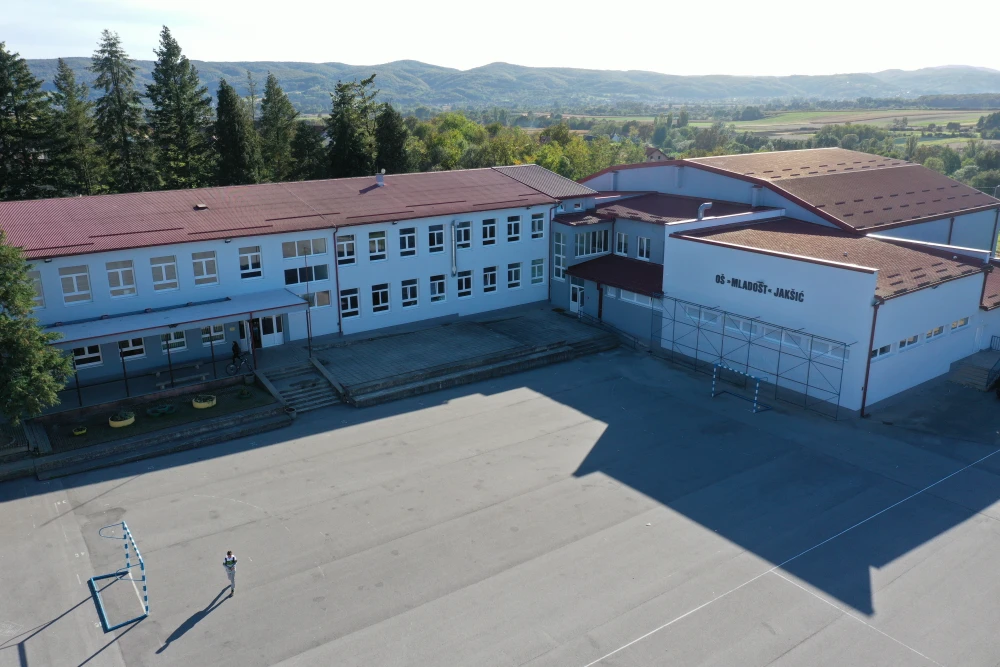 Značajna sredstva za osnovne škole u Brestovcu, Velikoj, Jakšiću, Čaglinu i Trenkovu