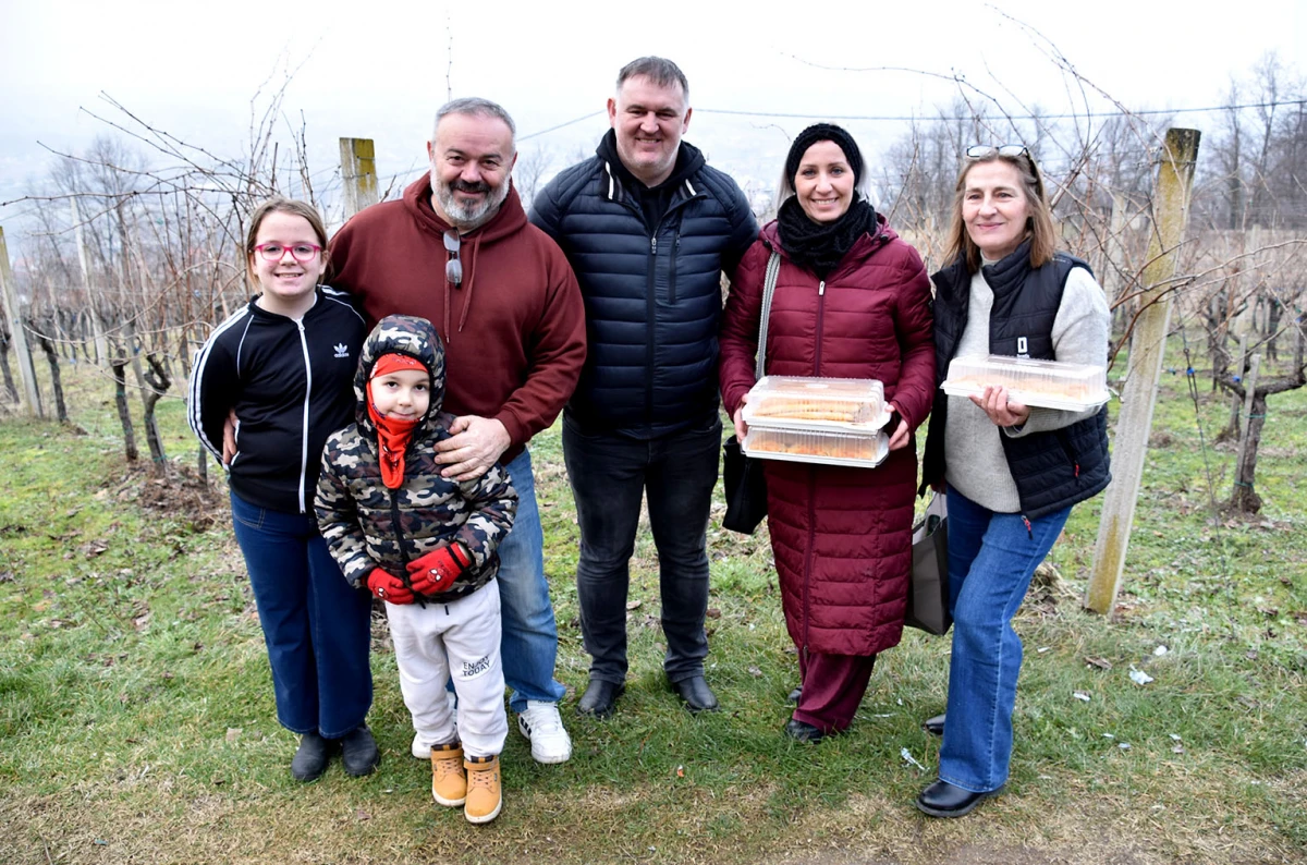 Prvi rez za rodnu godinu: Klaudija Mihaljević Ruža otvorila sezonu u vinogradu Vuković na Sokolovcu