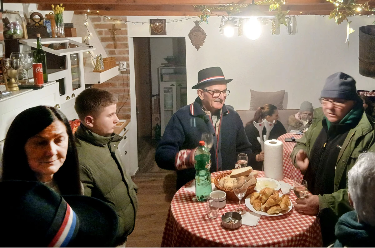 Prvi rez za rodnu godinu: Klaudija Mihaljević Ruža otvorila sezonu u vinogradu Vuković na Sokolovcu