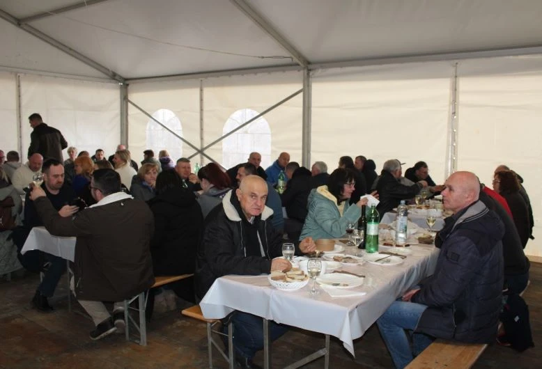 ’VINA MARKOTA’: Na Starcu proslavili Vincelovo uz blagoslov vinove loze, pjesmu i druženje 