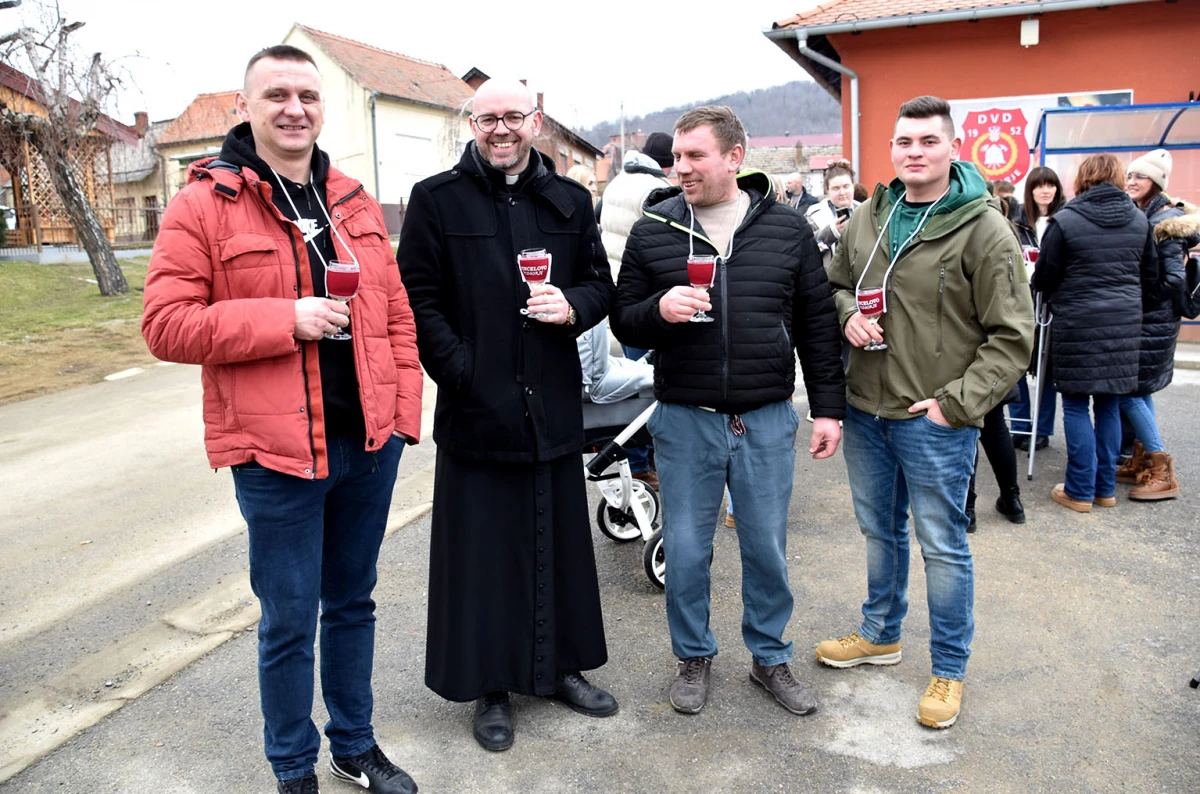 Iako nemaju vinarije, imaju srce za lozu: Podgorci dostojno proslavili blagdan sv. Vinka 