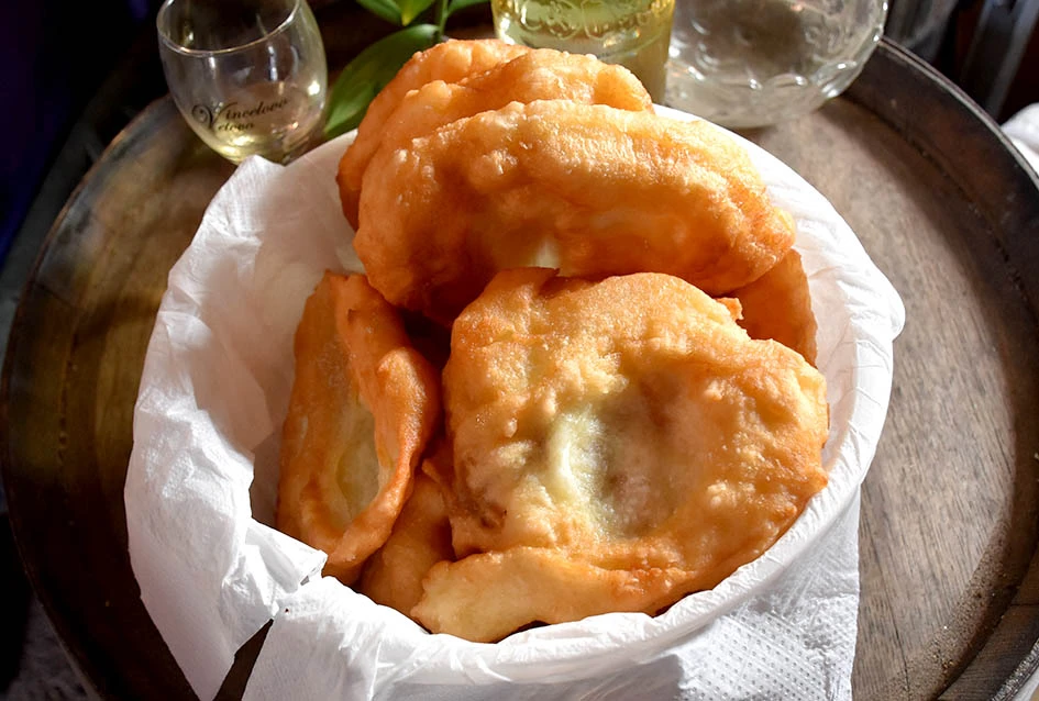 Vincelovo na krovu Požege: Branko Smolić proslavio početak vinogradarske godine na obroncima Sokolovca