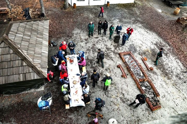 Koracima kroz vinograde i povijest Požeške gore: Zimski vincelovski pohod u Pleternici