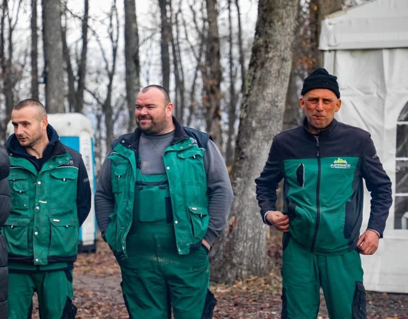 Koracima kroz vinograde i povijest Požeške gore: Zimski vincelovski pohod u Pleternici