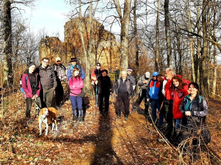 Koracima kroz vinograde i povijest Požeške gore: Zimski vincelovski pohod u Pleternici