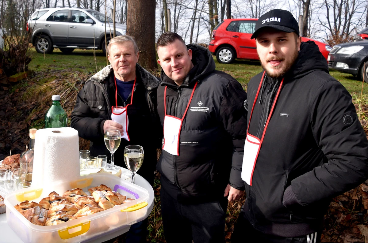 Vincelovo kod Ivanovića na Sokolovcu: DJ Pavka rezao lozu, a harmonikaš Dražen grijao atmosferu