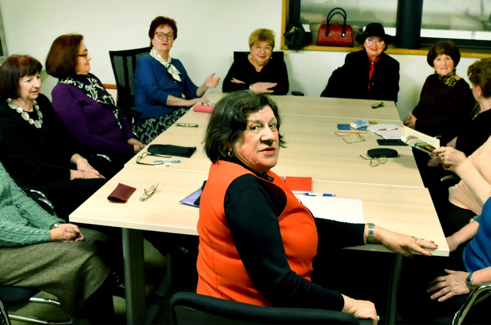 Čitateljski klub umirovljenika u Požegi: Siječanjsko druženje uz „Mostove u okrugu Madison“