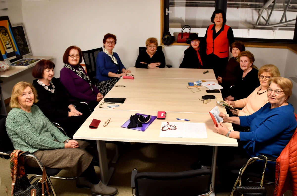 Čitateljski klub umirovljenika u Požegi: Siječanjsko druženje uz „Mostove u okrugu Madison“