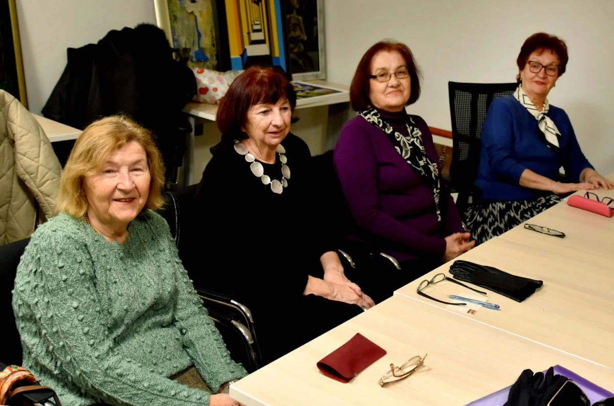 Čitateljski klub umirovljenika u Požegi: Siječanjsko druženje uz „Mostove u okrugu Madison“