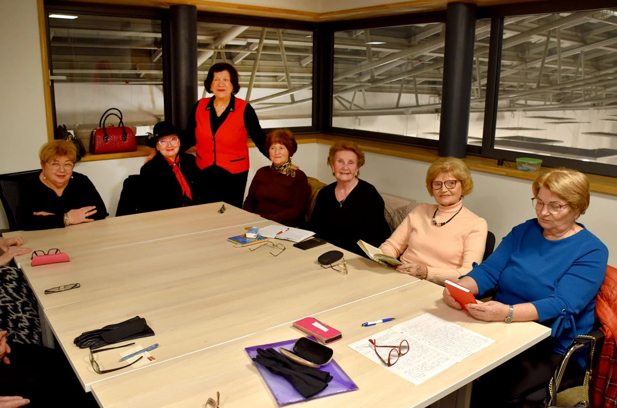 Čitateljski klub umirovljenika u Požegi: Siječanjsko druženje uz „Mostove u okrugu Madison“