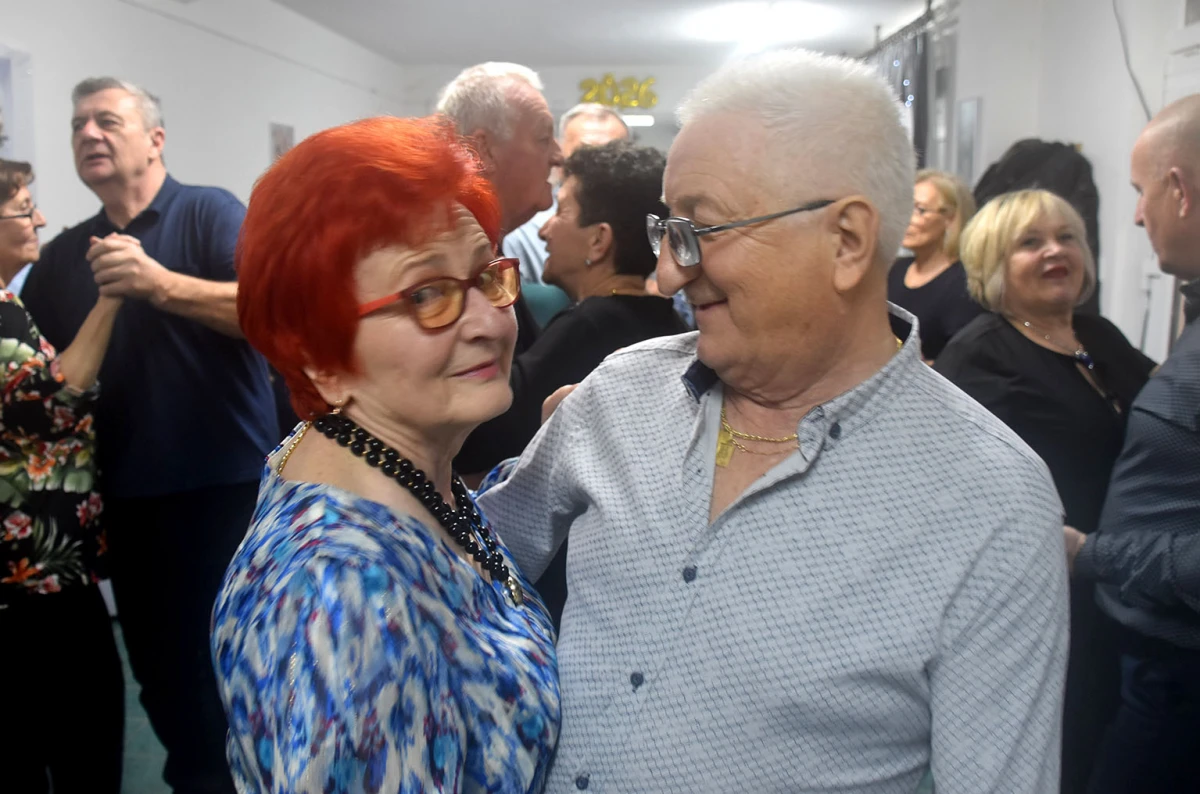 Velički umirovljenici pjesmom i plesom proslavili Marinje: Sedam slavljenica darivano za imendan