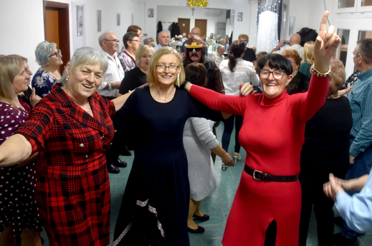 Velički umirovljenici pjesmom i plesom proslavili Marinje: Sedam slavljenica darivano za imendan